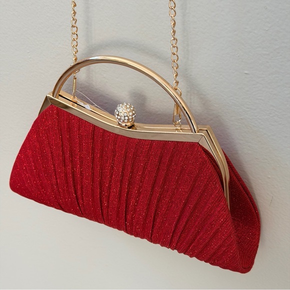 D’margeaux New York, Elegant Red Evening Clutch with Gold Chain - Picture 9 of 16